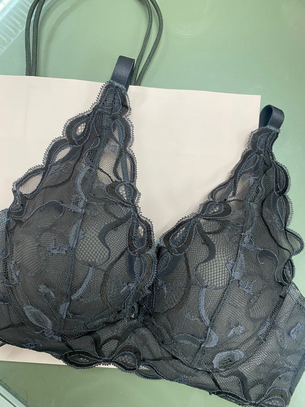 ทำไมเราถึงพึ่งมารู้จักแบรนด์นี้! บราดีมาก ซื้อรุ่น nice body bra ribbonไปสรุปใส่แล้วโซ๊ะมากค่ะ เริ่ดๆเลยแหละทำถึงสุดๆ ใส่แล้วโคตรเซ็กซี่เหมาะกับออกงานสุดๆ ปล.ความจริงตามหาดีไซน์สายสูงแบบนี้มานานแล้วอยากให้มีดีไซน์นี้เยอะๆ😭